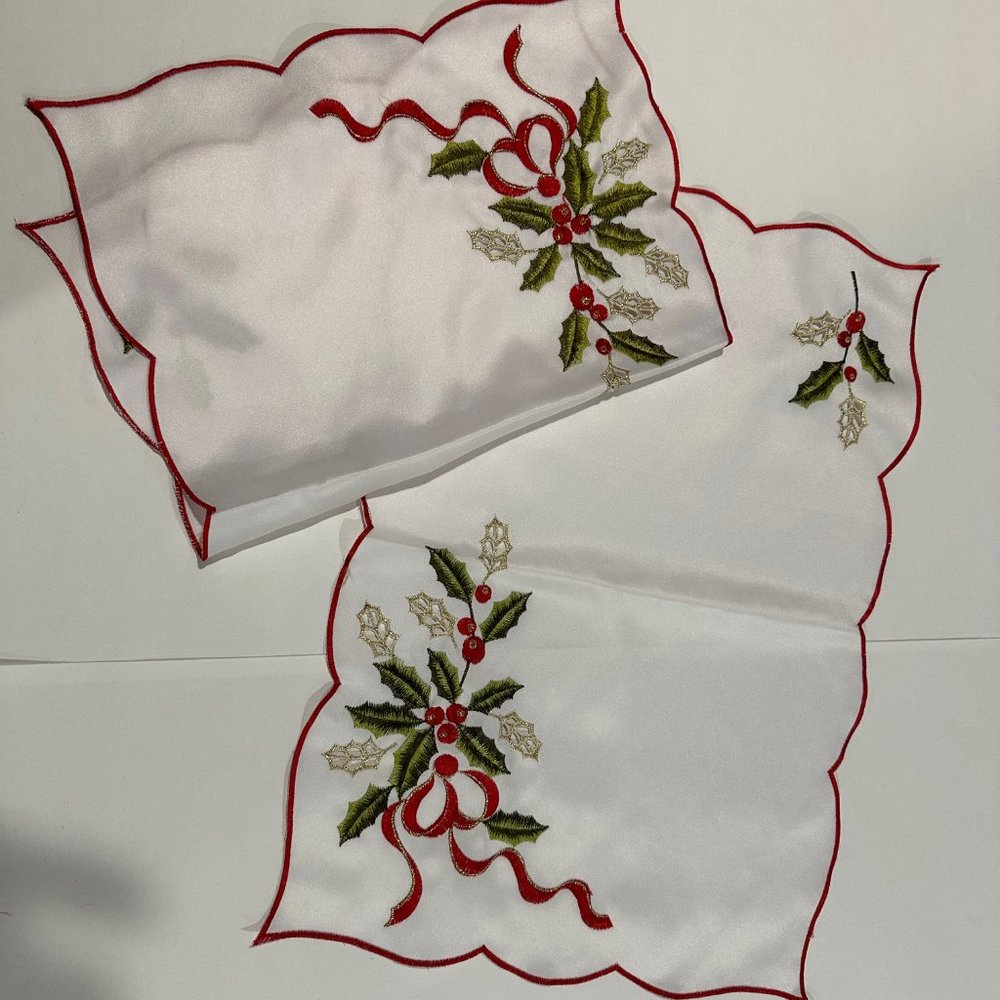Set of 2 Christmas Silk‎ Embroider Placemat.